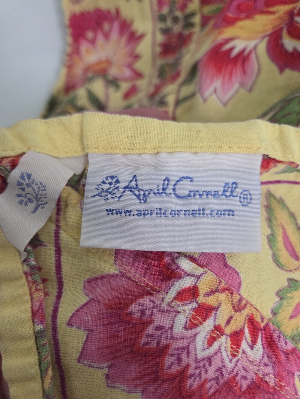 April Cornell Table Cloth - Picture 6 of 6